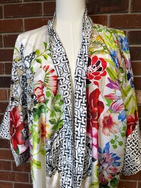 Karyn Seo Floral Open-Front Kimono with Contrast Trim Size Medium